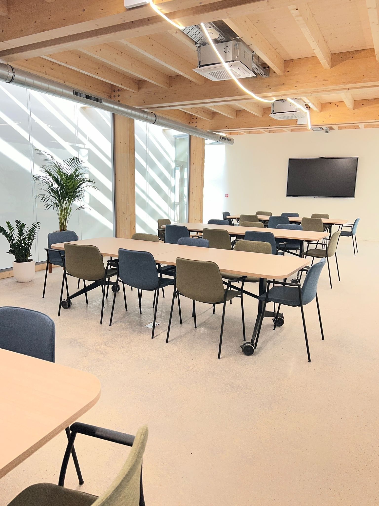 Bright & Flexible Event Space in Montrouge | Perfect for Parties & Meetings