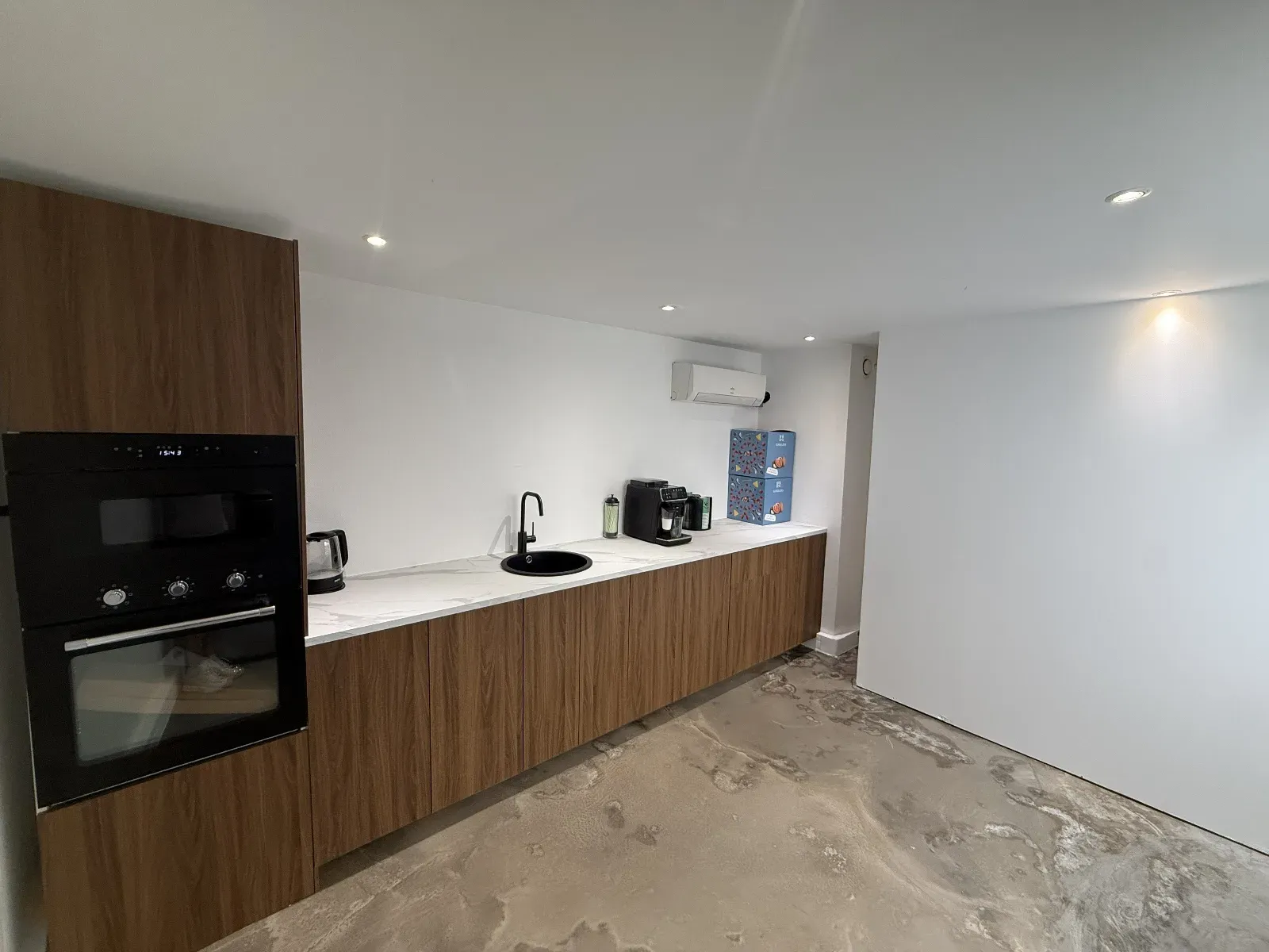 Professional Kitchen Studio for Food Content Creation in Boulogne-Billancourt
