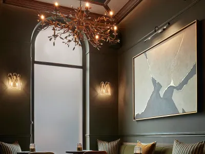 Roaring Twenties Bar: Intimate & Sophisticated Venue in Paris