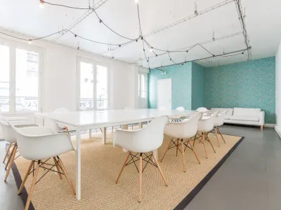 Bright Business Event Space in 17th Arrondissement