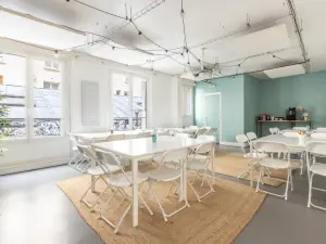 Bright Business Event Space in 17th Arrondissement