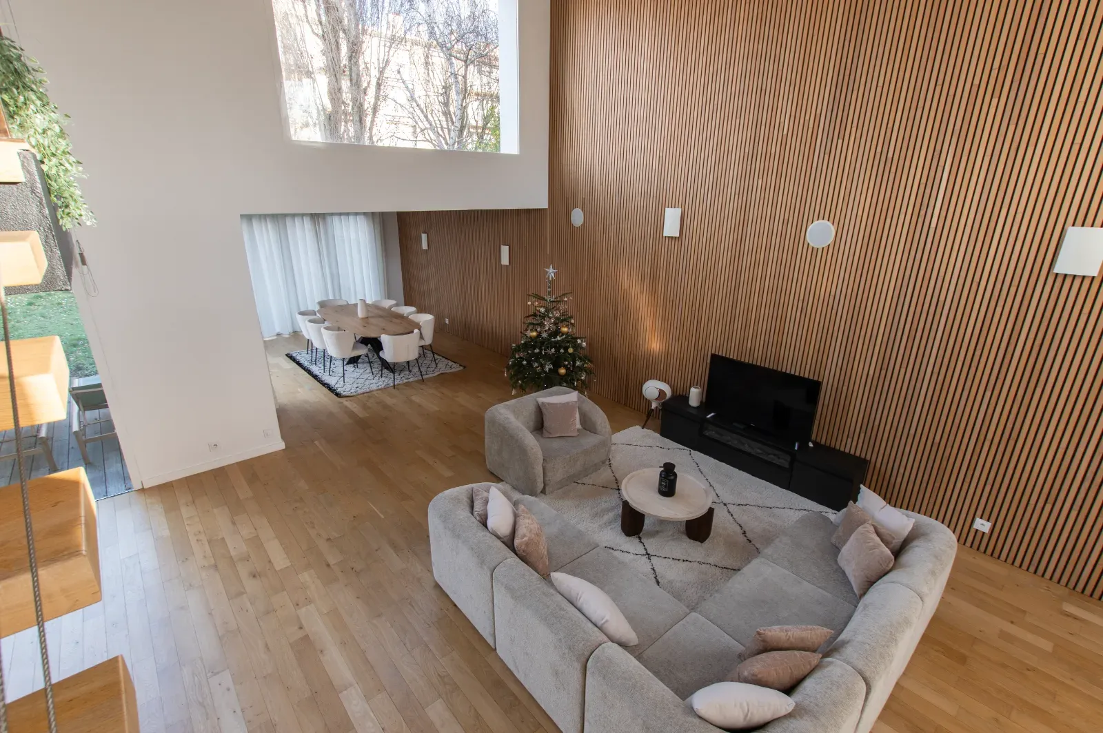 Loft Architectural avec Plafonds Double Hauteur à Saint-Maur-des-Fossés