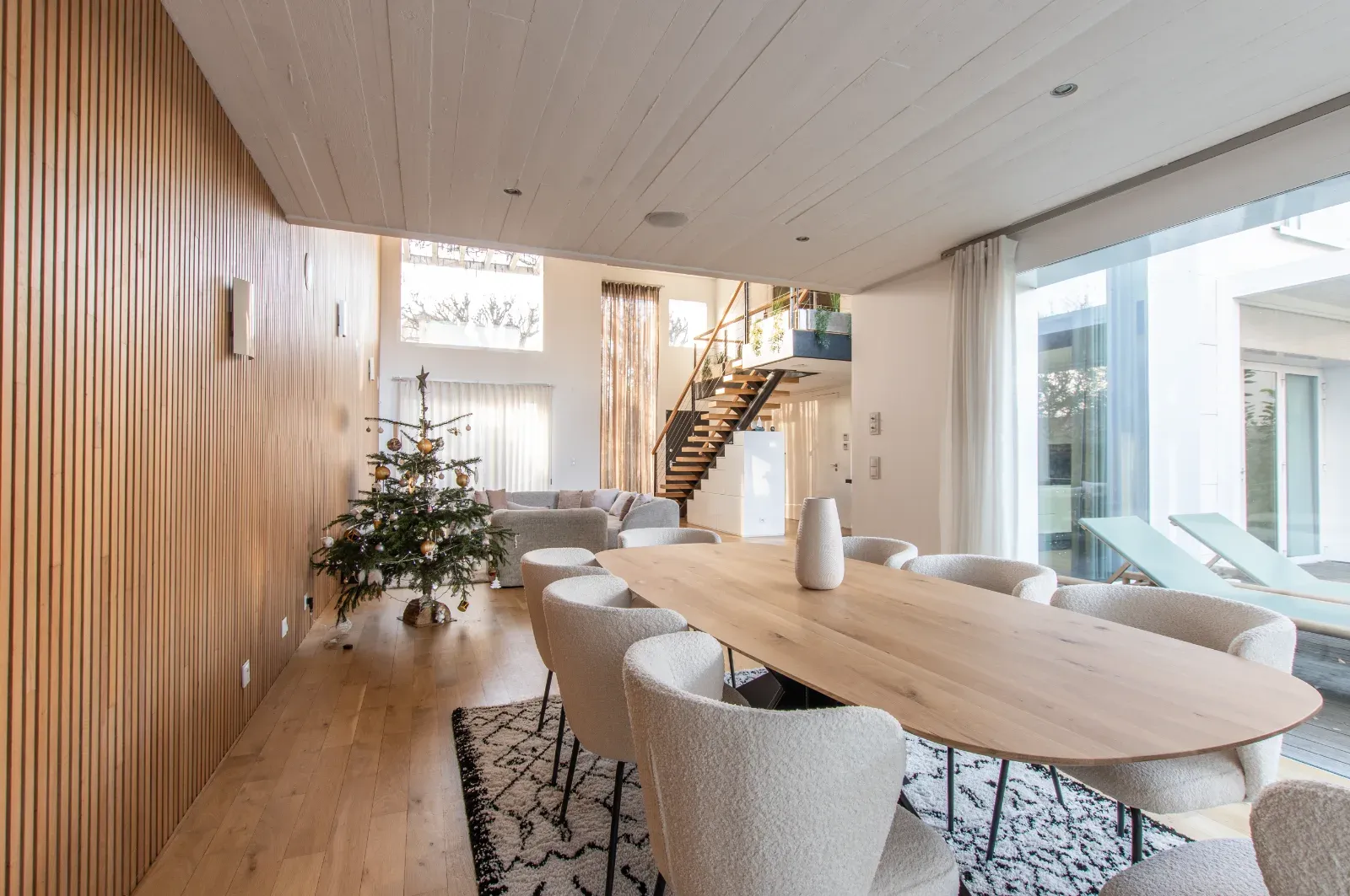 Loft Architectural avec Plafonds Double Hauteur à Saint-Maur-des-Fossés