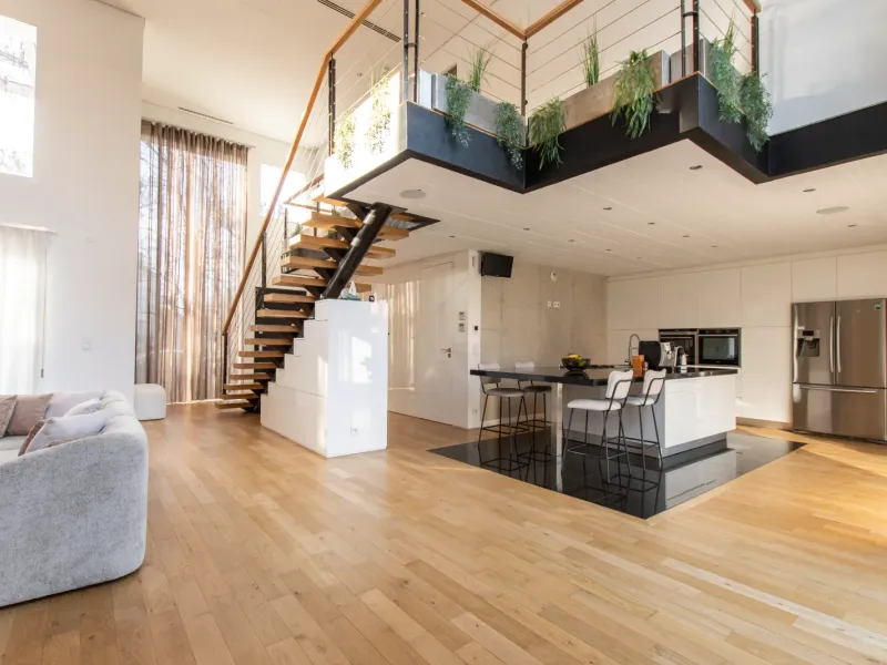 Architectural Loft with Double-Height Ceilings in Saint-Maur-des-Fossés
