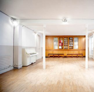 Modular Cocktail Area in Paris for Events up to 150 Guests
