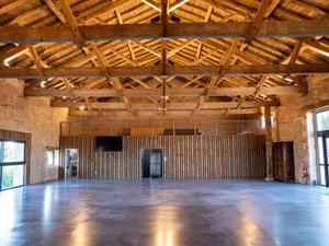 Domaine en Charente : Salle de Réception pour Séminaires et Événements