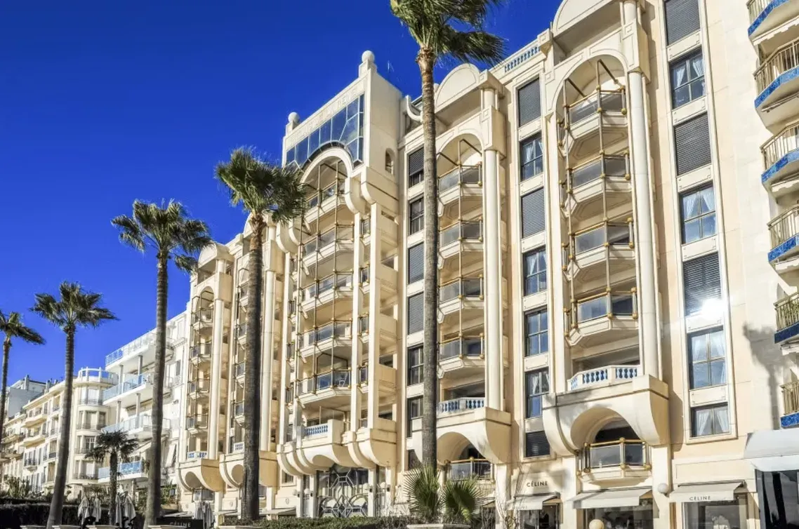 Relais De La Reine Apartment Cannes | Luxury 3-Bedroom Venue