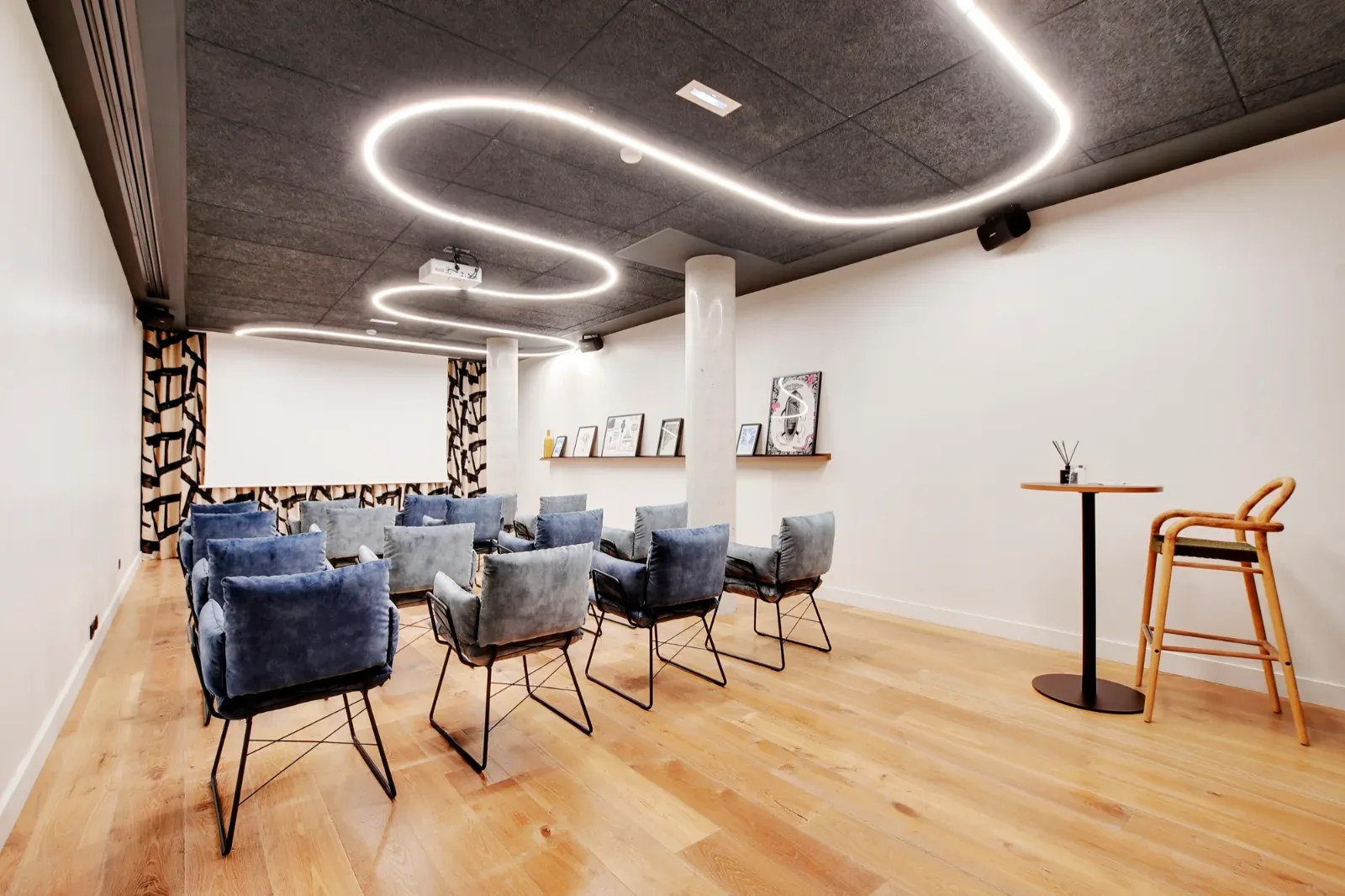 45 m² Meeting Room in Paris | Versatile Event Space