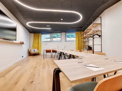 45 m² Meeting Room in Paris with City View & Natural Light