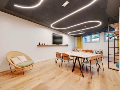 45 m² Meeting Room in Paris with City View & Natural Light