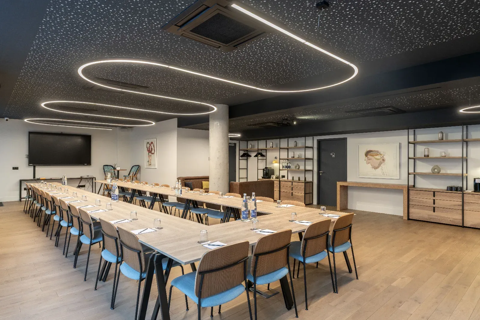 100 m² Meeting Room in Paris with Parquet Flooring & City View