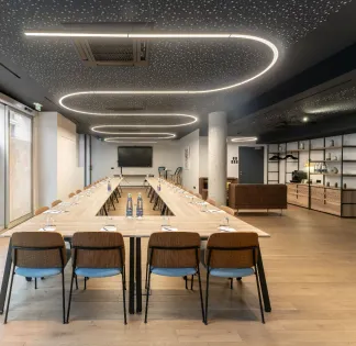 100 m² Meeting Room in Paris with Parquet Flooring & City View