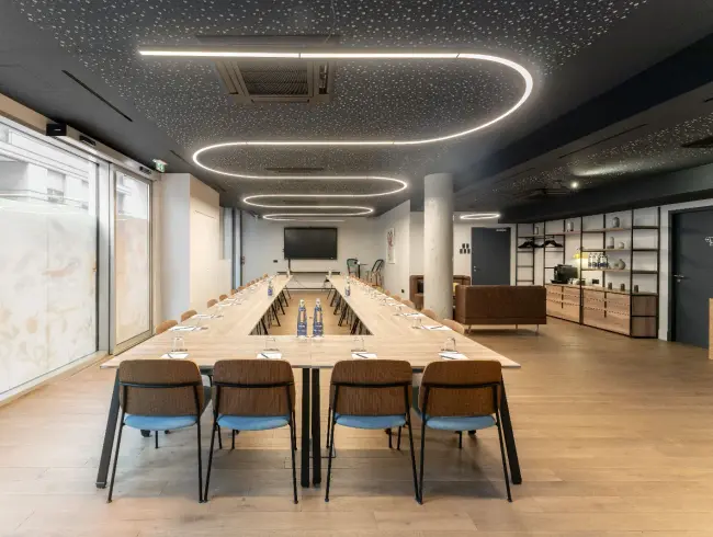100 m² Meeting Room in Paris with Parquet Flooring & City View