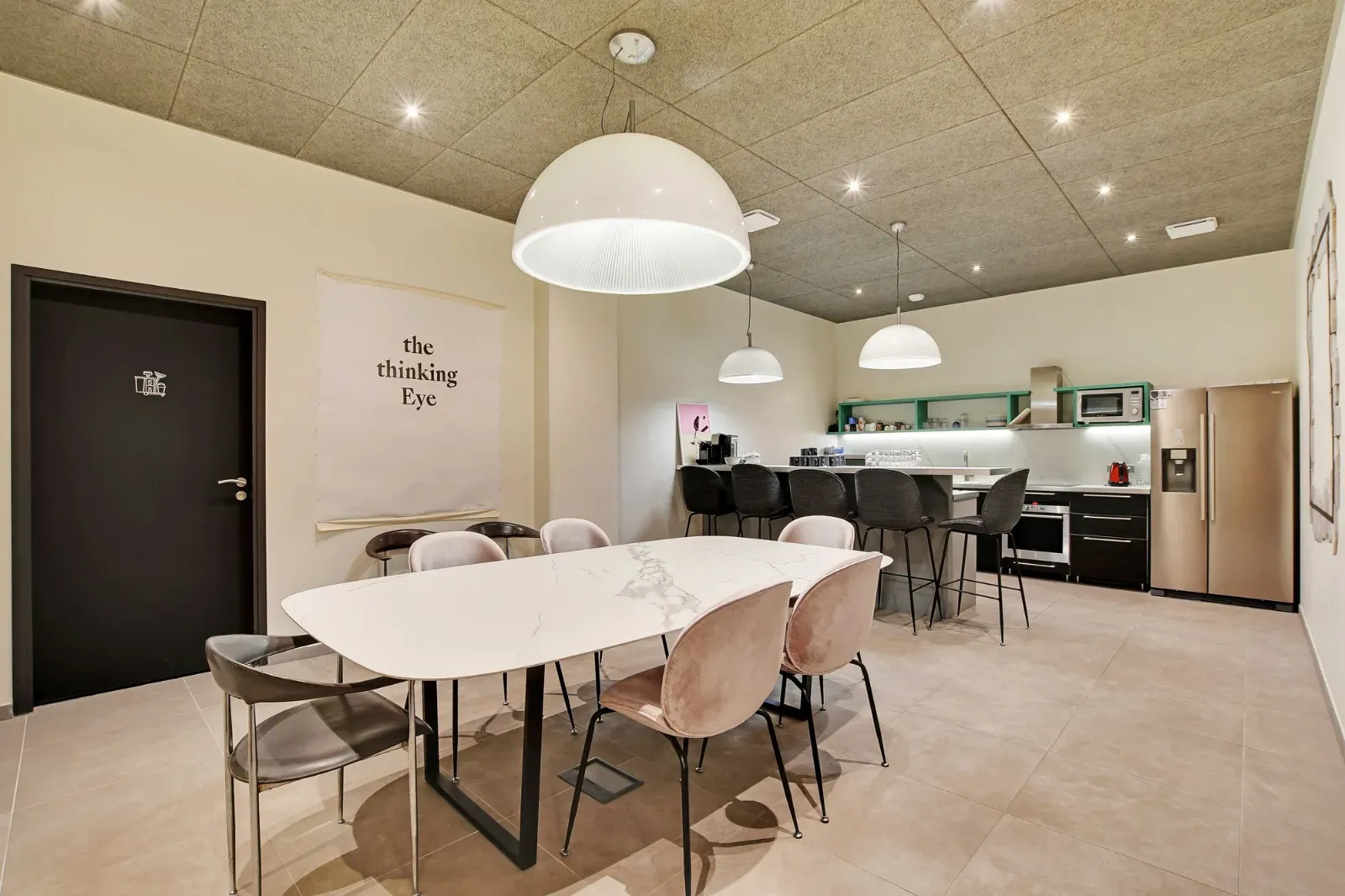 75 m² Meeting Room in Paris with Parquet Flooring & Modern Amenities