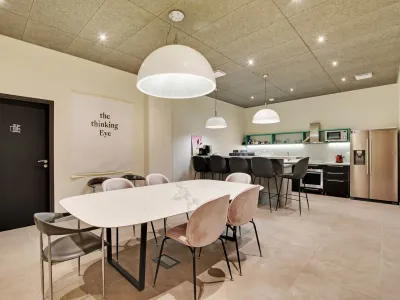 75 m² Meeting Room in Paris with Parquet Flooring & Modern Amenities