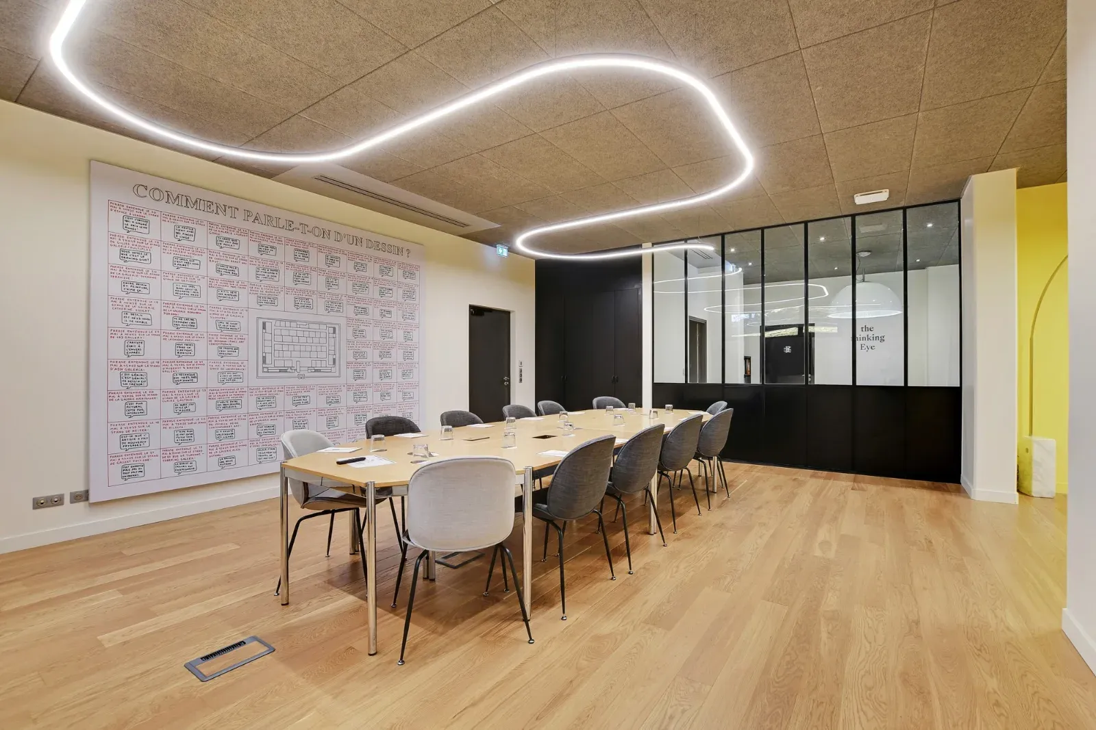 75 m² Meeting Room in Paris with Parquet Flooring & Modern Amenities