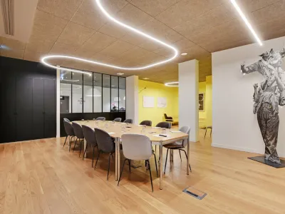 75 m² Meeting Room in Paris with Parquet Flooring & Modern Amenities