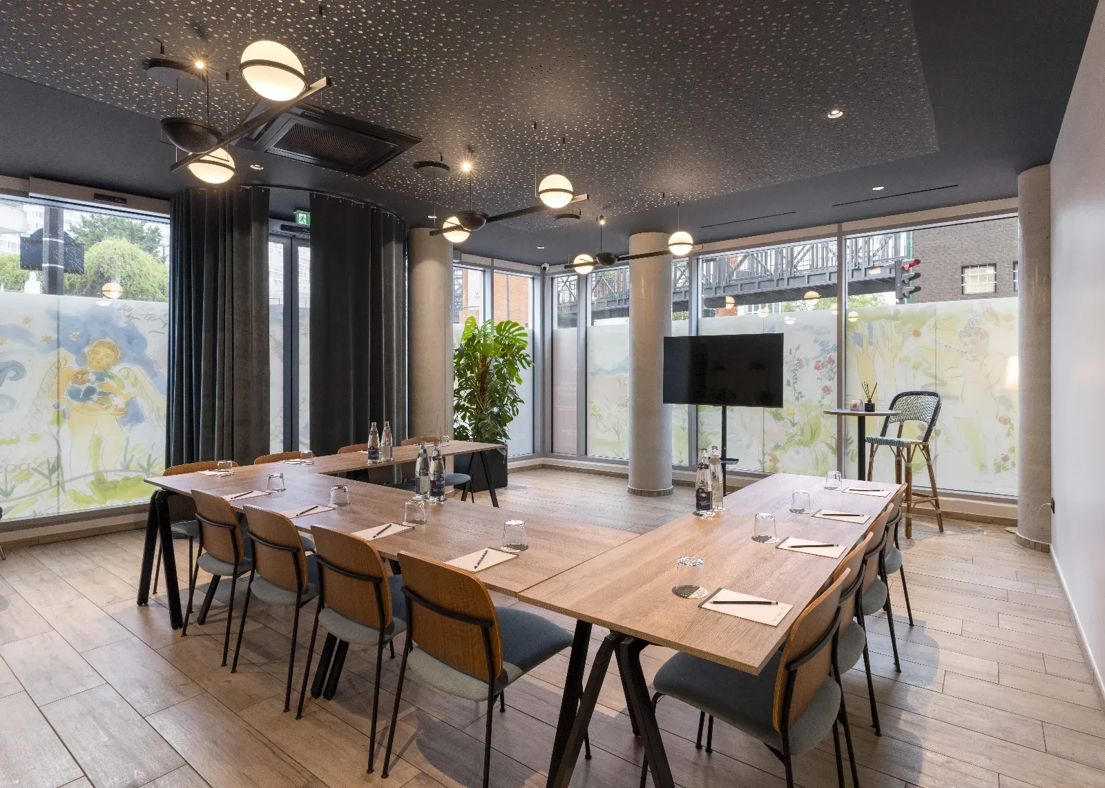 45 m2 Meeting Room in Paris with Parquet Flooring & City View