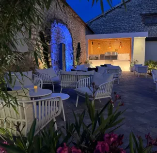 200 m2 Terrace with Pergola for Events in Châlons-en-Champagne