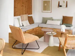 Exceptional Light-Filled House for Events in Rueil-Malmaison