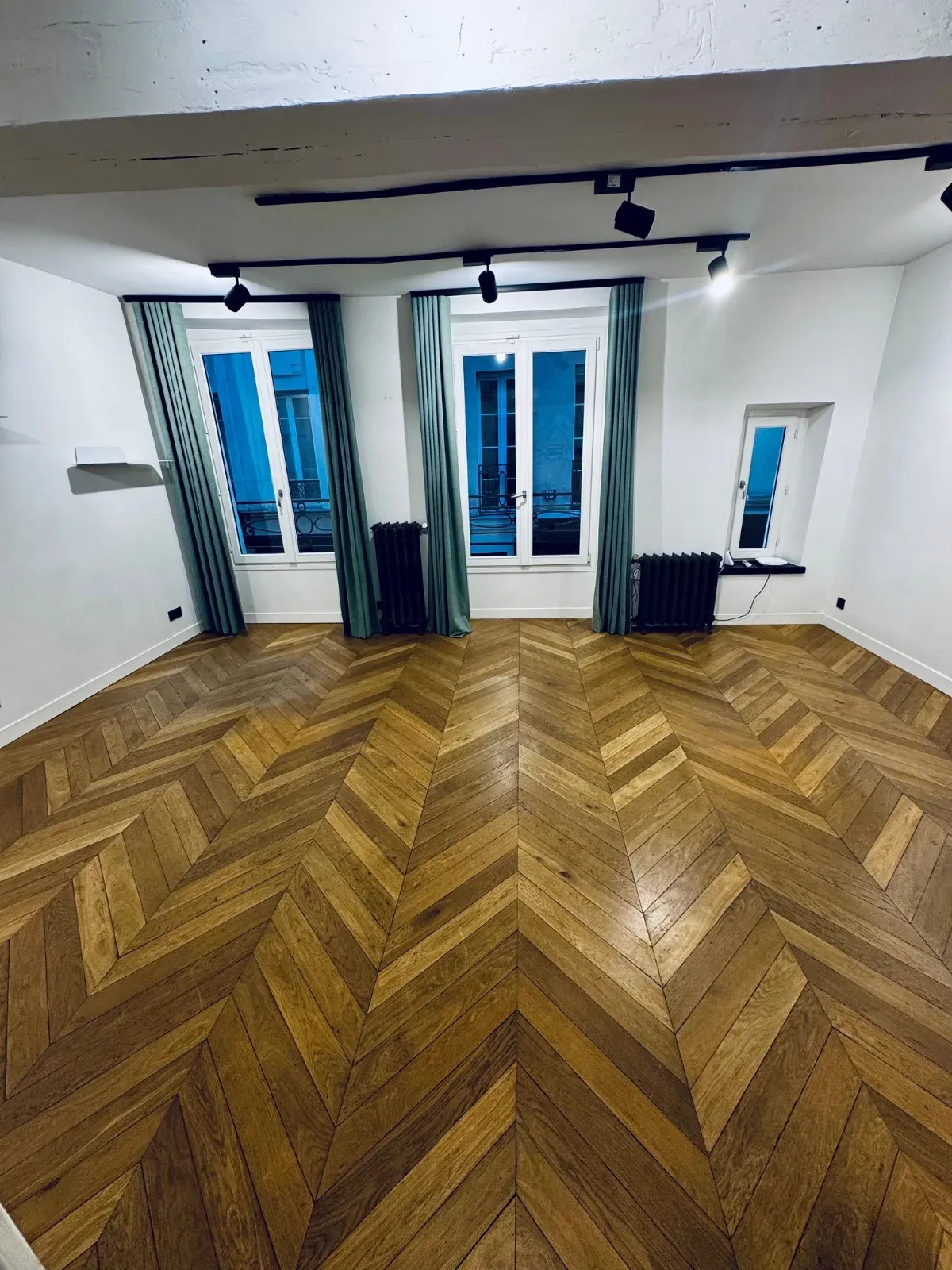Atypical Duplex with Glass Roof & Vaulted Cellar in Le Marais