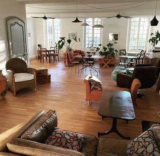 Elegant 70 m² Lounge for Events in Lorgues | Former Tenor's Lounge