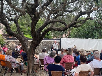 Jardin Clos avec Olivier pour Événements jusqu'à 70 Personnes