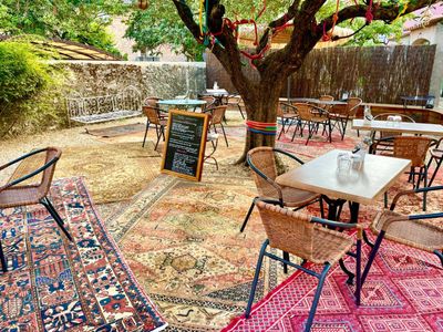 Jardin Clos avec Olivier pour Événements jusqu'à 70 Personnes