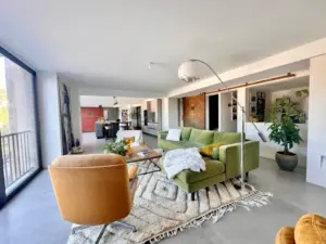 Loft Industriel Lumineux dans une Ancienne Tannerie | Salle d'Événement en Provence
