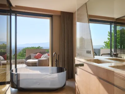 Exceptional Villa Estate with Olive Grove & Panoramic Views near Mougins