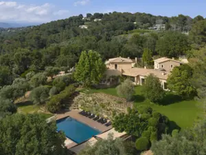 Domaine Exceptionnel de Villa avec Oliviers et Vues Panoramiques près de Mougins