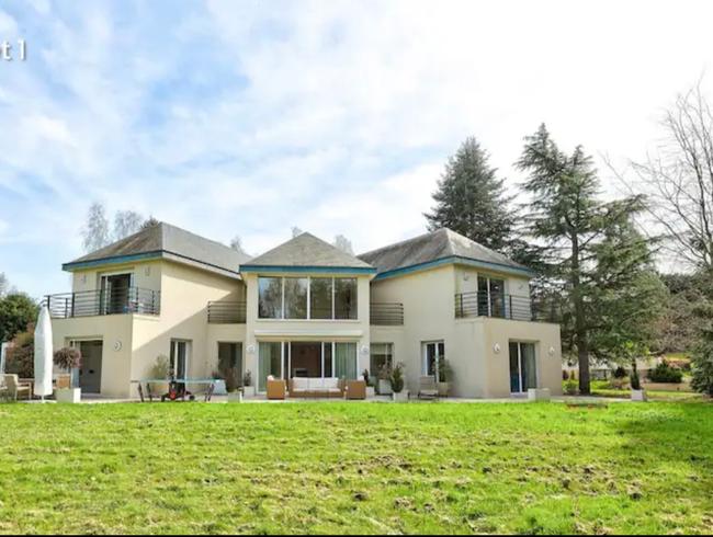 Luxury Countryside Estate with Pools & Cinema near Paris