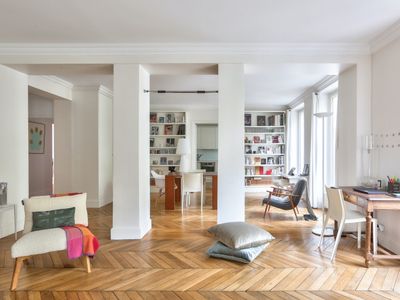 Elegant Haussmann-Style Apartment for Events in Paris