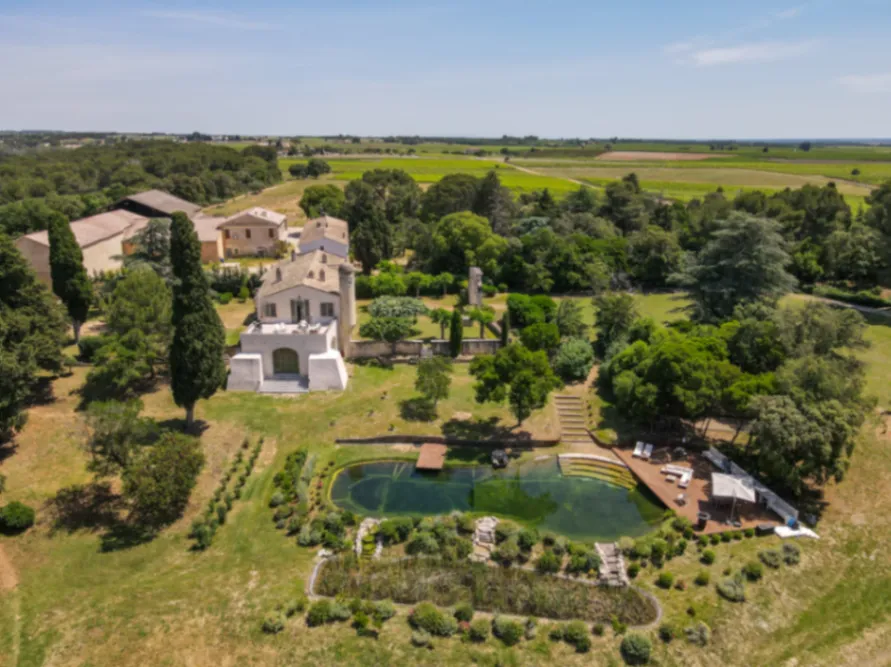 Chateau in Camargue: Historic 6-Bedroom Estate with Natural Pool