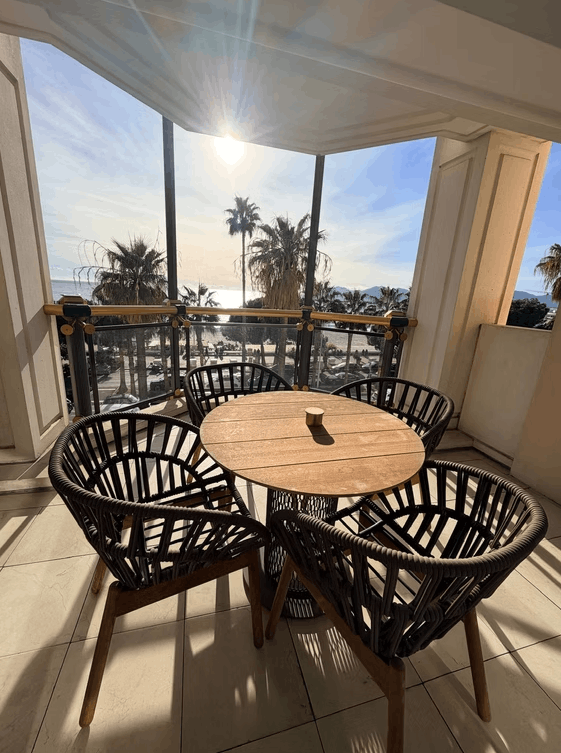 Appartement Moderne 2 Pièces avec Terrasses à Cannes pour Événements