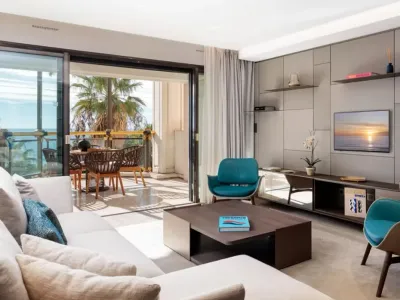 Modern 2-Bedroom Apartment with Terraces in Cannes for Events