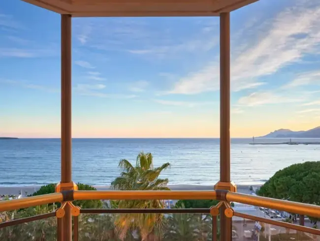 Appartement Moderne 2 Pièces avec Terrasses à Cannes pour Événements