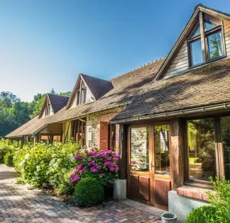 Authentic Barn & Garden Venue for Events in Pays de Bray