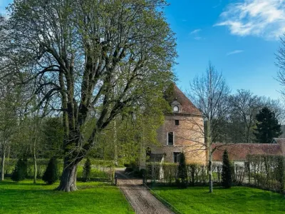 Terrace & 4-Hectare Park for Events in Saint-Léger-en-Bray