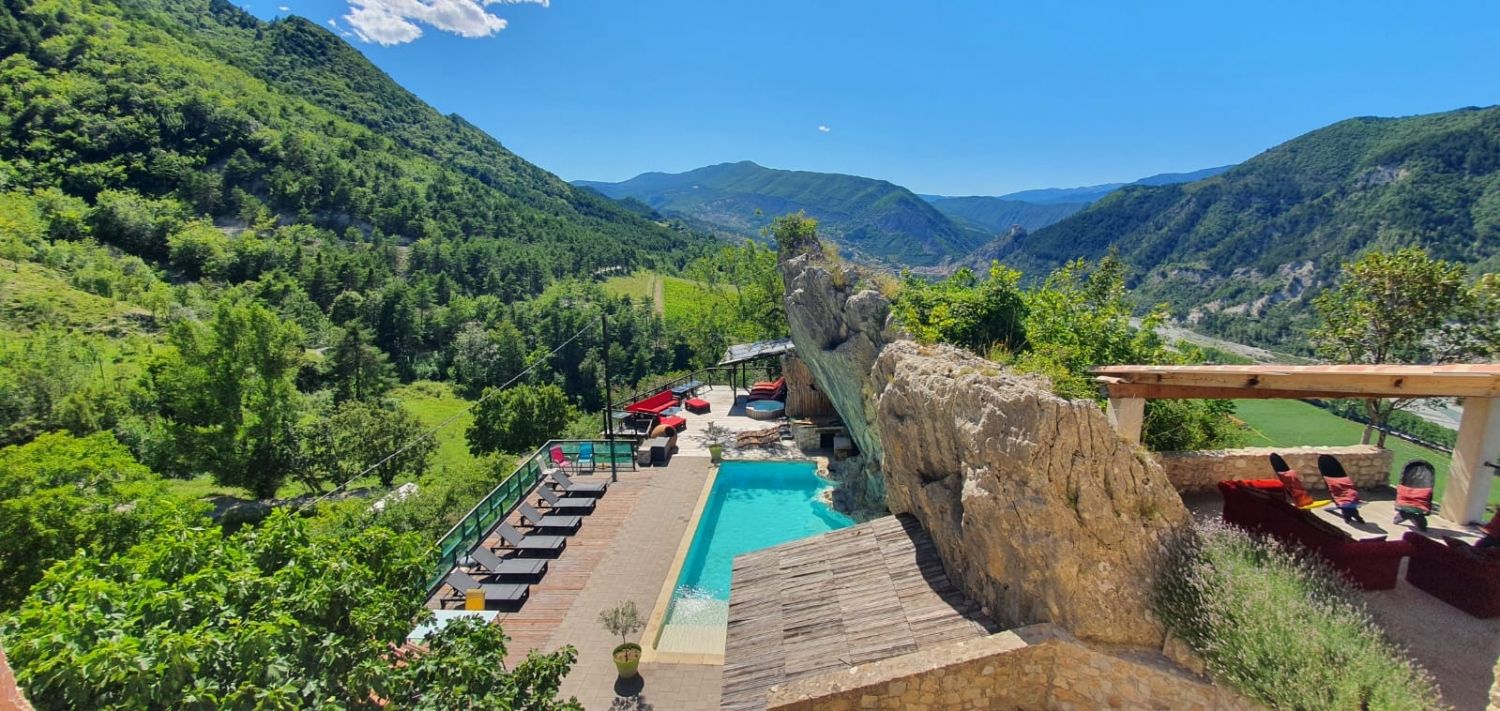 Estate in Entrevaux - An island in the mountains