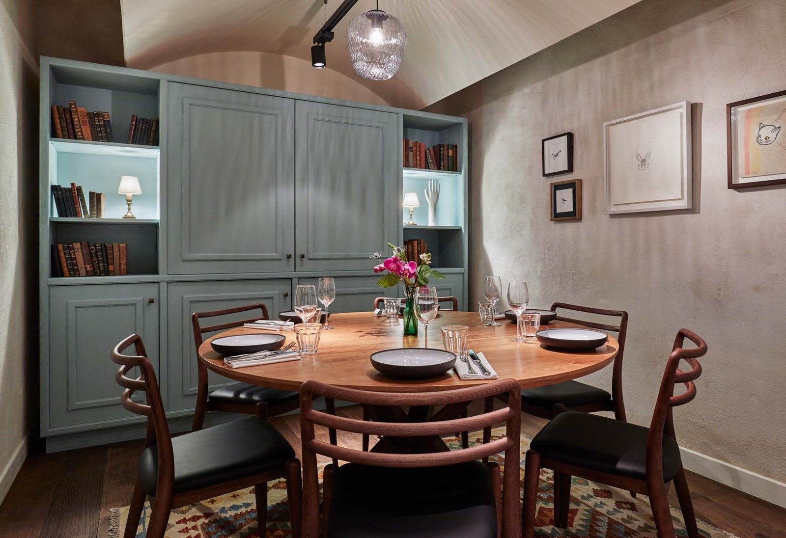 A Good Option for Small, Informal Meetings in Paris