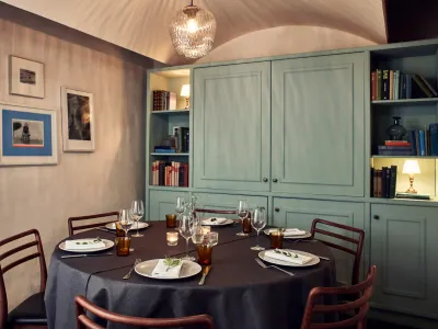 A Good Option for Small, Informal Meetings in Paris