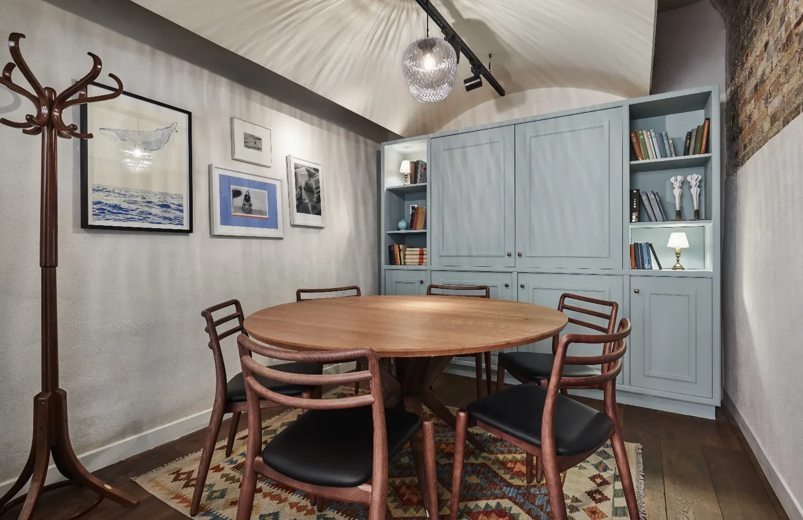 A Good Option for Small, Informal Meetings in Paris