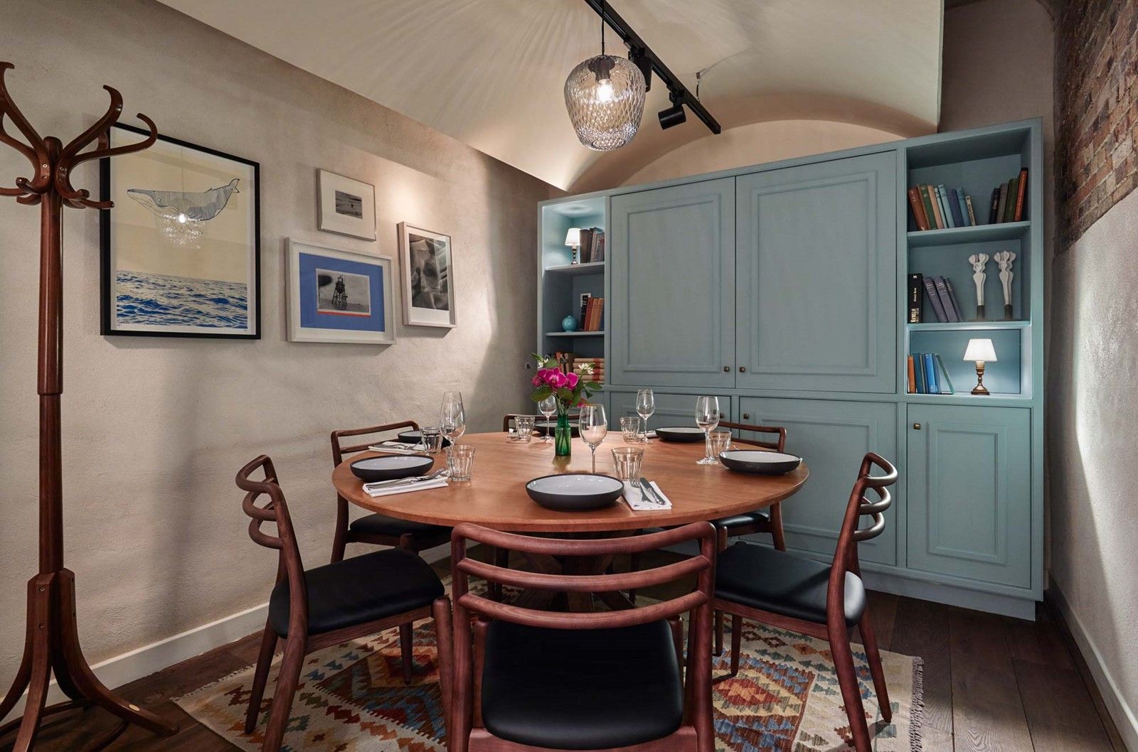 A Good Option for Small, Informal Meetings in Paris