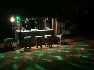 10-Acre Sussex Countryside Glamping Retreat with Sauna & Outdoor Kitchen