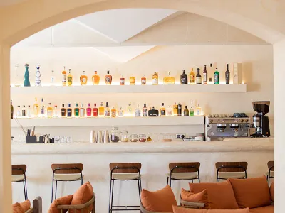 Event Venue with Pond Views & Modular Space in Lattes