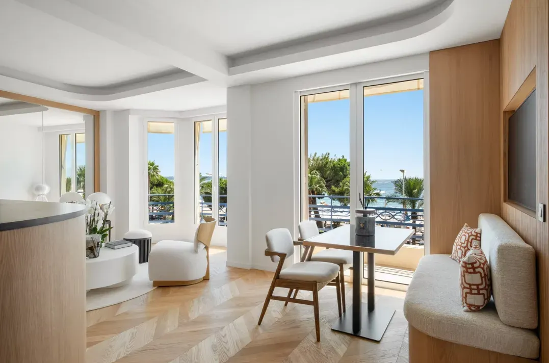 Appartement 2 Chambres avec Balcon sur la Croisette à Nice | Lieu Événementiel Luxueux