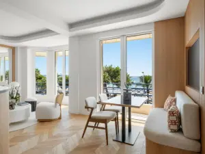 Appartement 2 Chambres avec Balcon sur la Croisette à Nice | Lieu Événementiel Luxueux