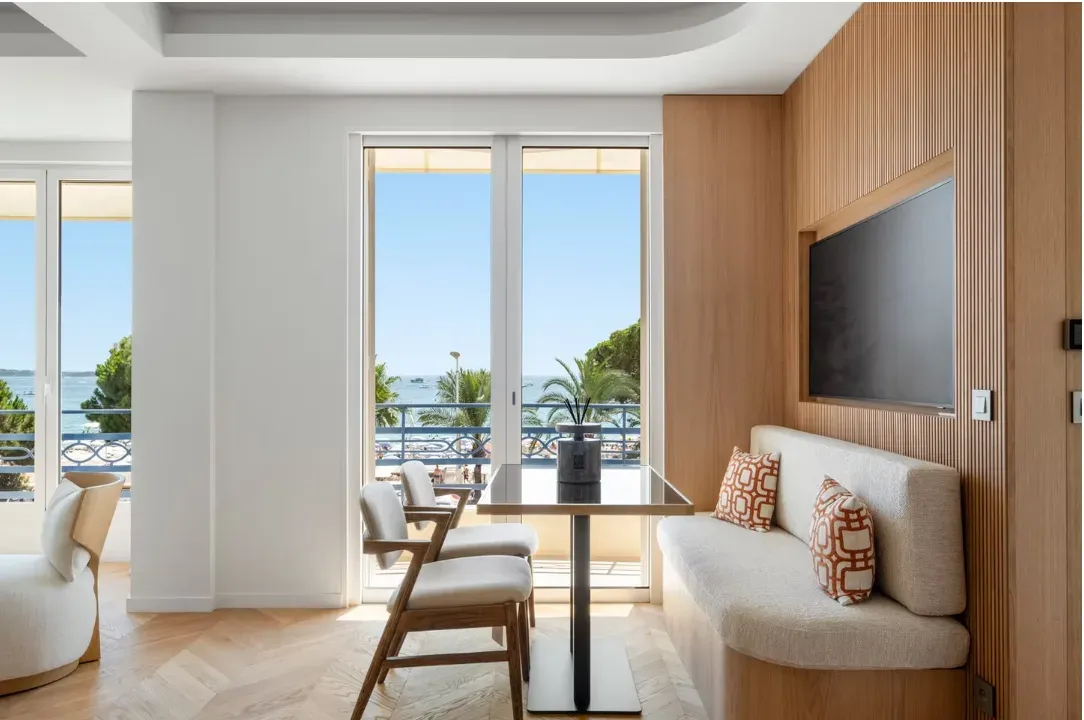 Appartement 2 Chambres avec Balcon sur la Croisette à Nice | Lieu Événementiel Luxueux