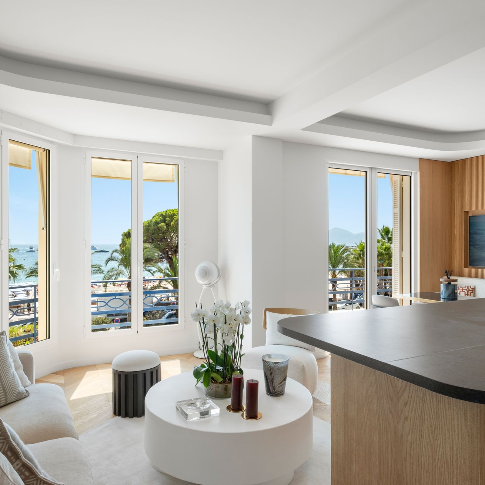 Appartement 2 Chambres avec Balcon sur la Croisette à Nice | Lieu Événementiel Luxueux